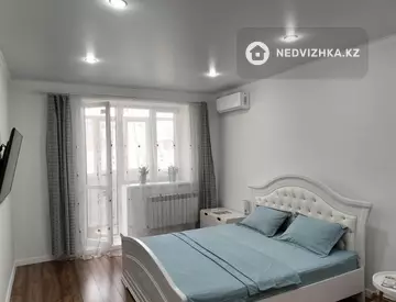 1-комнатная квартира, этаж 1 из 5, 50 м², по часам