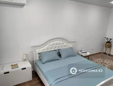 1-комнатная квартира, этаж 1 из 5, 50 м², по часам
