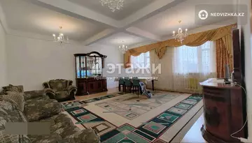 4-комнатная квартира, этаж 5 из 5, 142 м²