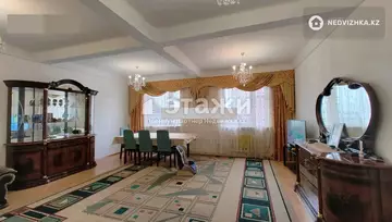 4-комнатная квартира, этаж 5 из 5, 142 м²