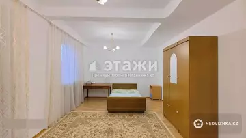 4-комнатная квартира, этаж 5 из 5, 142 м²