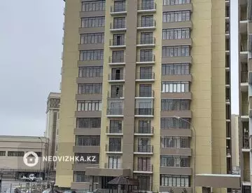 3-комнатная квартира, этаж 1 из 12, 84 м²