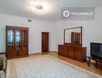 3-комнатная квартира, этаж 2 из 7, 120 м²