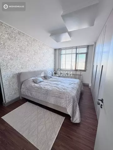 5-комнатная квартира, этаж 17 из 26, 142 м²