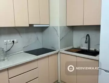 2-комнатная квартира, этаж 2 из 10, 53 м²