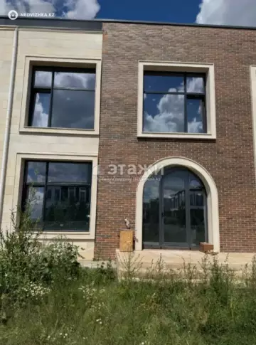 5-комнатный дом, 3.3 соток, 163 м²