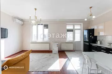 4-комнатная квартира, этаж 9 из 10, 117 м²
