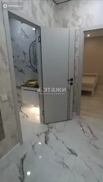 2-комнатная квартира, этаж 8 из 12, 66 м²