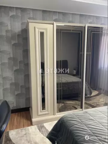 4-комнатная квартира, этаж 25 из 25, 150 м²