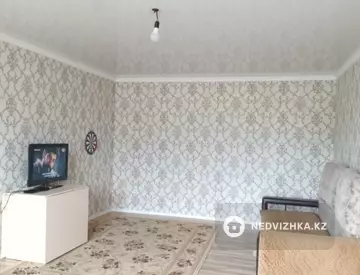 3-комнатная квартира, этаж 1 из 2, 80 м²