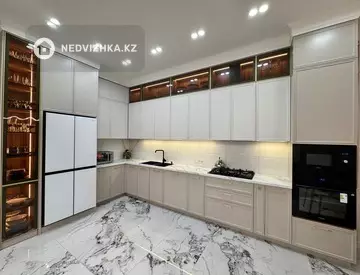 5-комнатная квартира, этаж 2 из 6, 187 м²