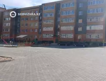 1-комнатная квартира, этаж 3 из 5, 38 м², на длительный срок