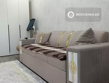 1-комнатная квартира, этаж 2 из 9, 37 м²