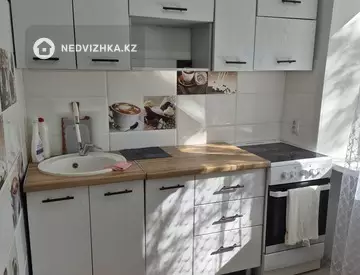 2-комнатная квартира, этаж 2 из 4, 48 м², посуточно