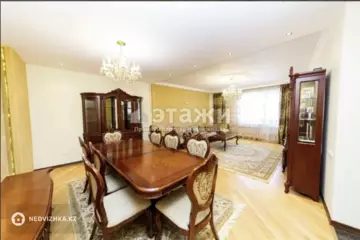 4-комнатная квартира, этаж 4 из 13, 172 м²