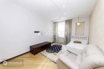 4-комнатная квартира, этаж 4 из 13, 172 м²