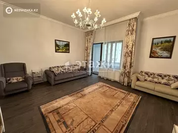 4-комнатная квартира, этаж 3 из 8, 144 м²