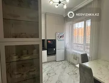 3-комнатная квартира, этаж 8 из 9, 85 м², на длительный срок