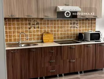 2-комнатная квартира, этаж 11 из 17, 65 м², на длительный срок