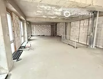 6-комнатная квартира, этаж 1 из 4, 190 м²