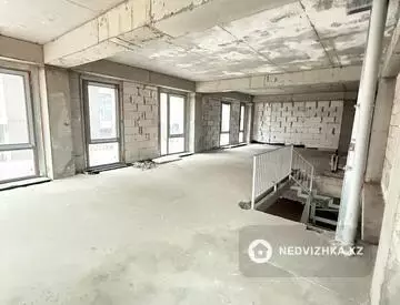 6-комнатная квартира, этаж 1 из 4, 190 м²