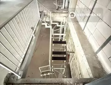 6-комнатная квартира, этаж 1 из 4, 190 м²