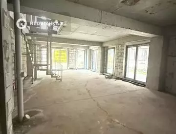 6-комнатная квартира, этаж 1 из 4, 190 м²