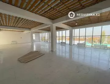 Здание, 2 этажа, 380 м²