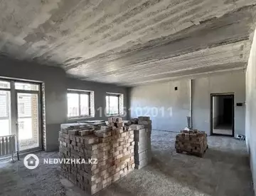 3-комнатная квартира, этаж 4 из 5, 76 м²