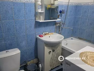 2-комнатная квартира, этаж 1 из 9, 53 м², посуточно