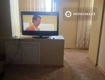 2-комнатная квартира, этаж 1 из 9, 53 м², посуточно