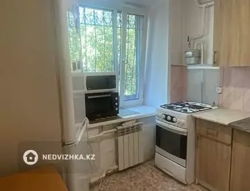 3-комнатная квартира, этаж 2 из 5, 53 м²