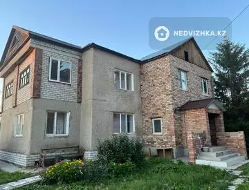 5-комнатная часть дома, 7.8 соток, 195 м²