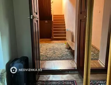 5-комнатная часть дома, 7.8 соток, 195 м²