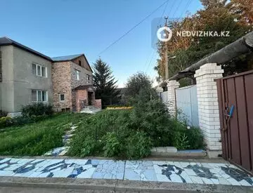 5-комнатная часть дома, 7.8 соток, 195 м²