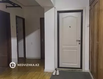 4-комнатная квартира, этаж 1 из 5, 99 м²