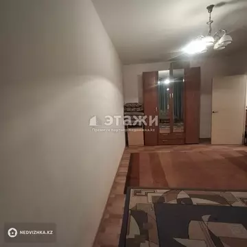 2-комнатная квартира, этаж 4 из 5, 52 м²