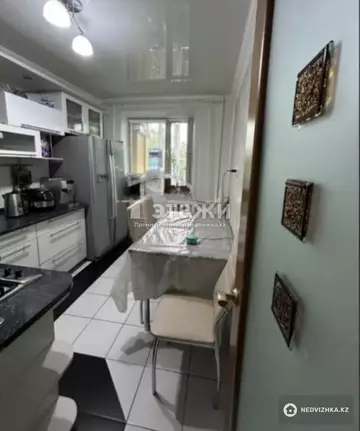 3-комнатная квартира, этаж 3 из 5, 64 м²