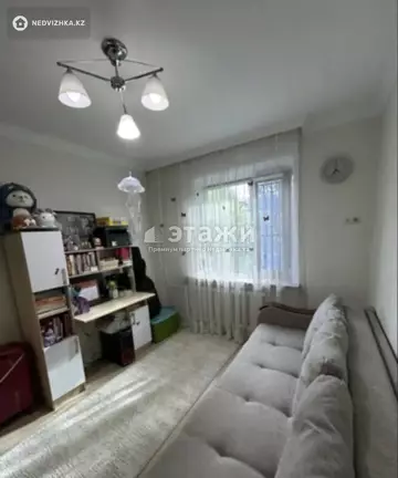 3-комнатная квартира, этаж 3 из 5, 64 м²