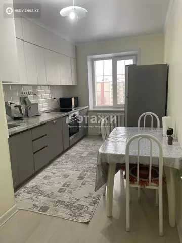 4-комнатная квартира, этаж 5 из 5, 81 м²