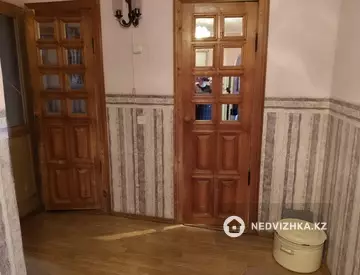 2-комнатная квартира, этаж 4 из 5, 50 м²