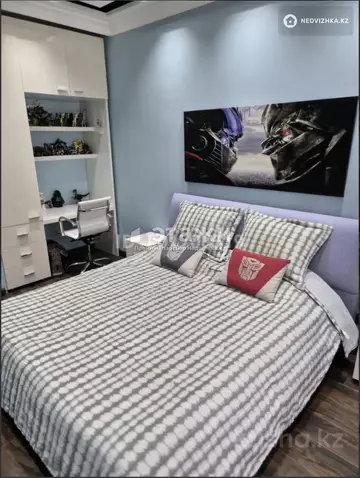 4-комнатная квартира, этаж 4 из 6, 158 м²