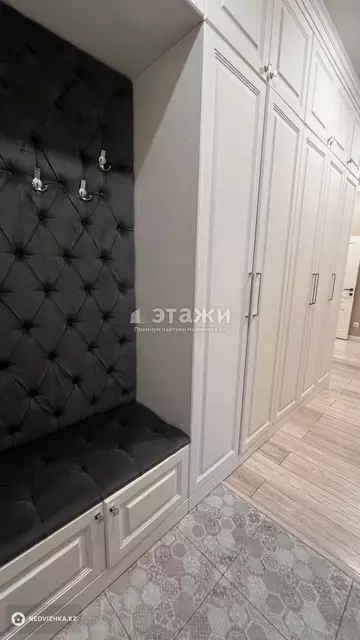 3-комнатная квартира, этаж 2 из 10, 100 м²