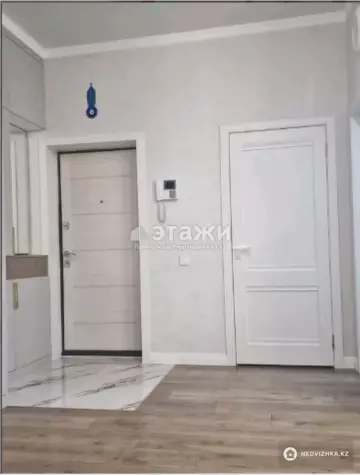 4-комнатная квартира, этаж 3 из 9, 102 м²