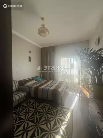 3-комнатная квартира, этаж 10 из 10, 64 м²