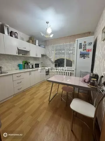 3-комнатная квартира, этаж 3 из 10, 75 м²