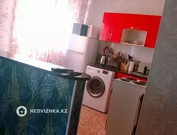 1-комнатная квартира, этаж 4 из 5, 38 м², по часам