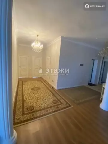 3-комнатная квартира, этаж 7 из 14, 137 м²