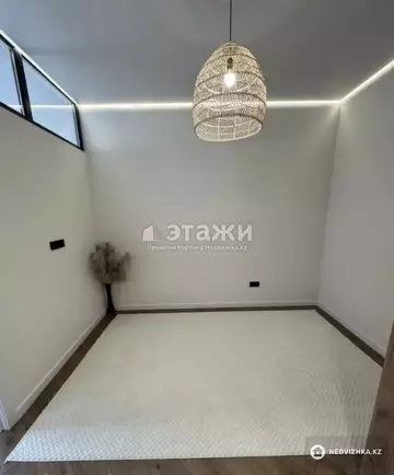 2-комнатная квартира, этаж 9 из 9, 40 м²