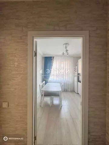 2-комнатная квартира, этаж 2 из 19, 65 м²